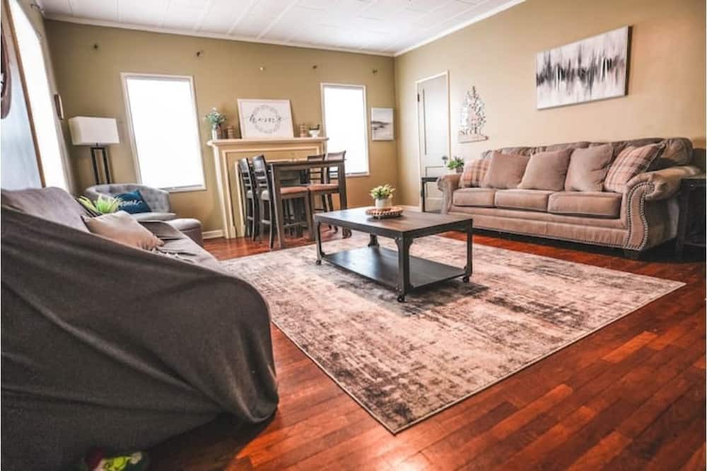 Photo of Livingroom in Arkansas City