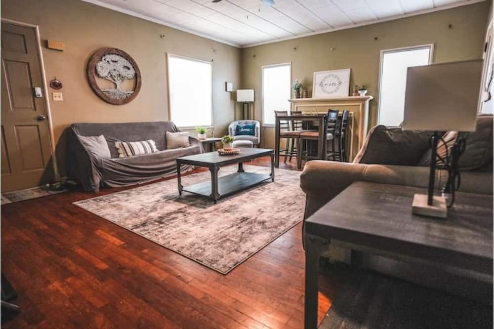 Photo of Livingroom in Arkansas City