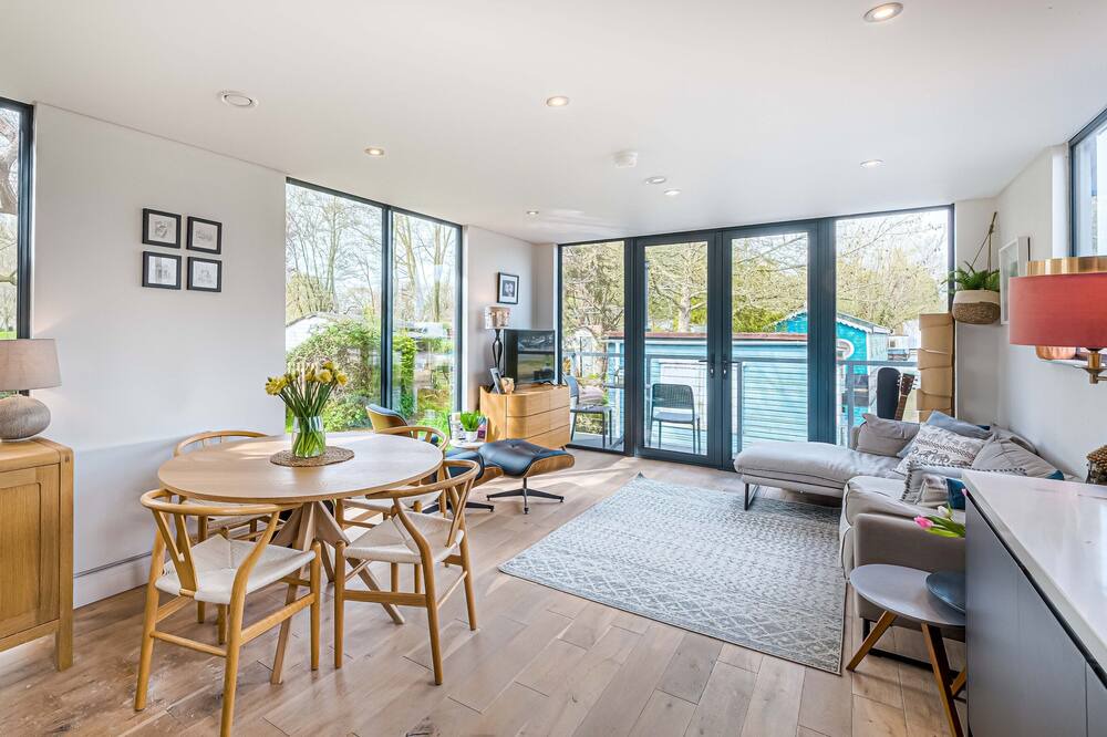 Photo of Others in Appledram