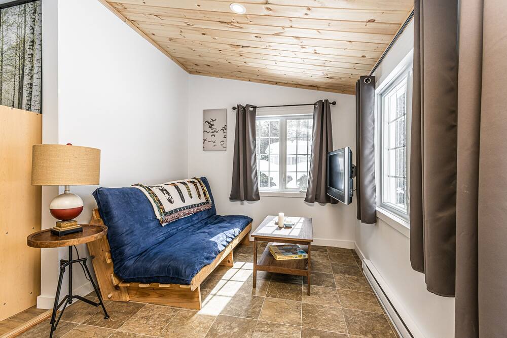 Photo of Livingroom in Val-des-Monts