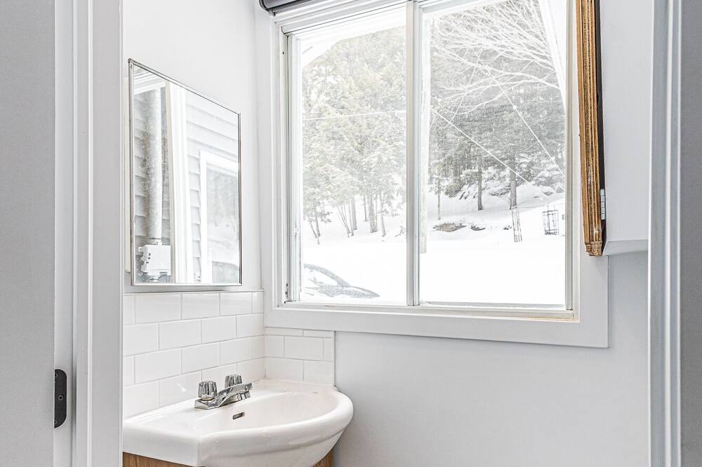 Photo of Bathroom in Val-des-Monts