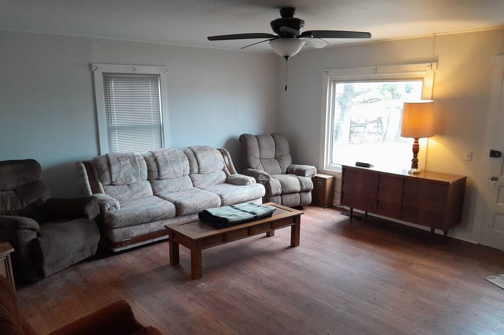 Photo of Livingroom in Monroe City