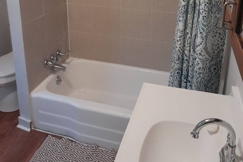 Photo of Bathroom in Monroe City