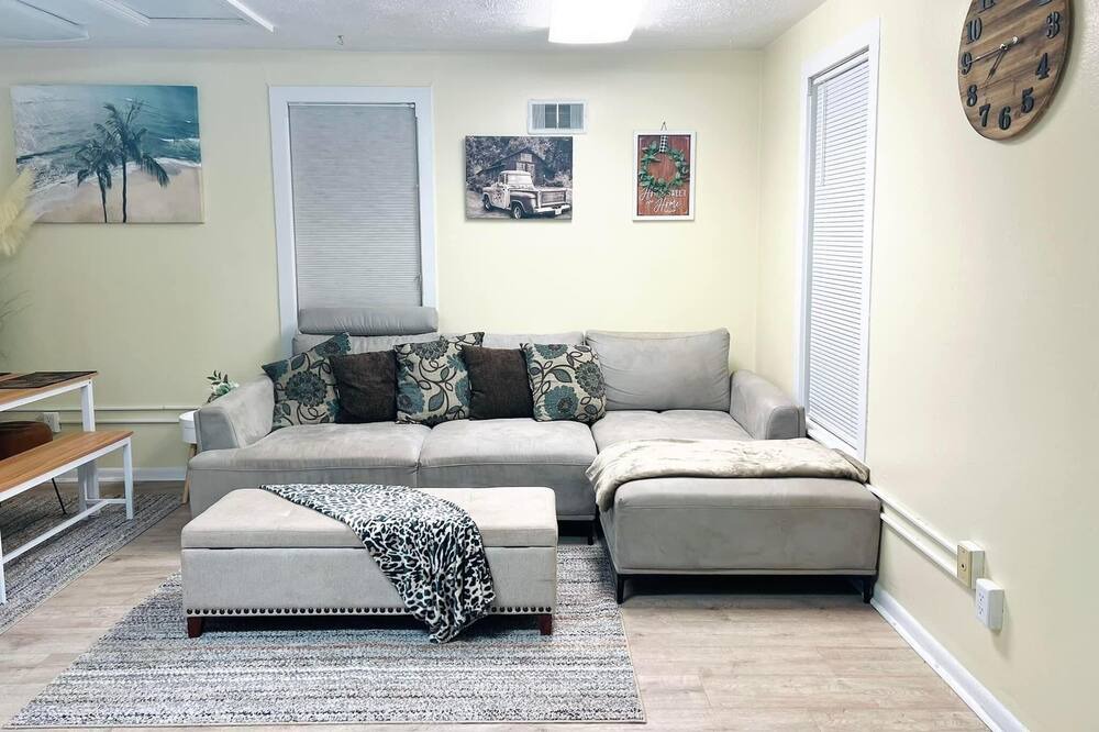 Photo of Livingroom in Lander