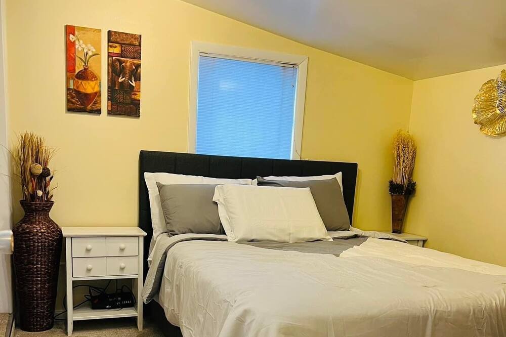 Photo of Bedroom in Lander