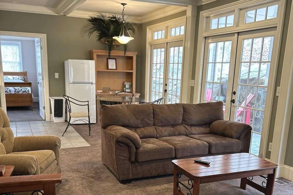 Photo of Livingroom in Oneonta