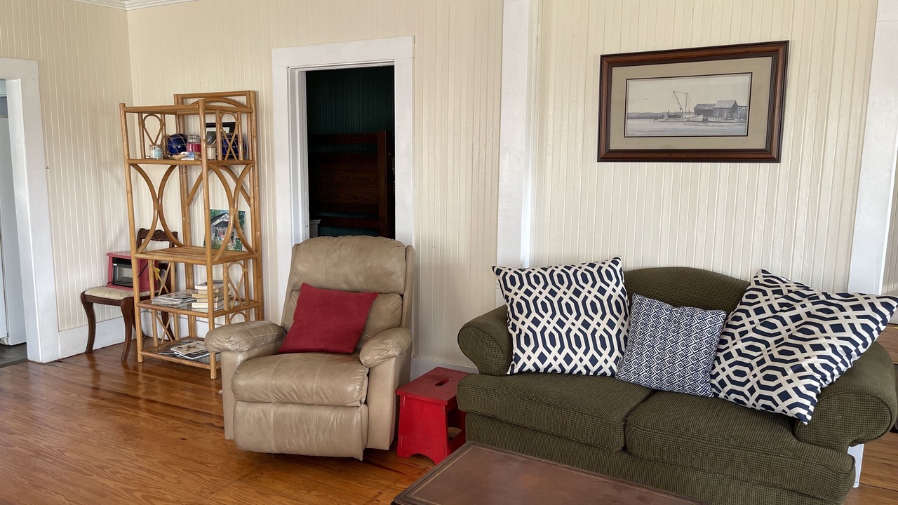 Photo of Livingroom in Gloucester
