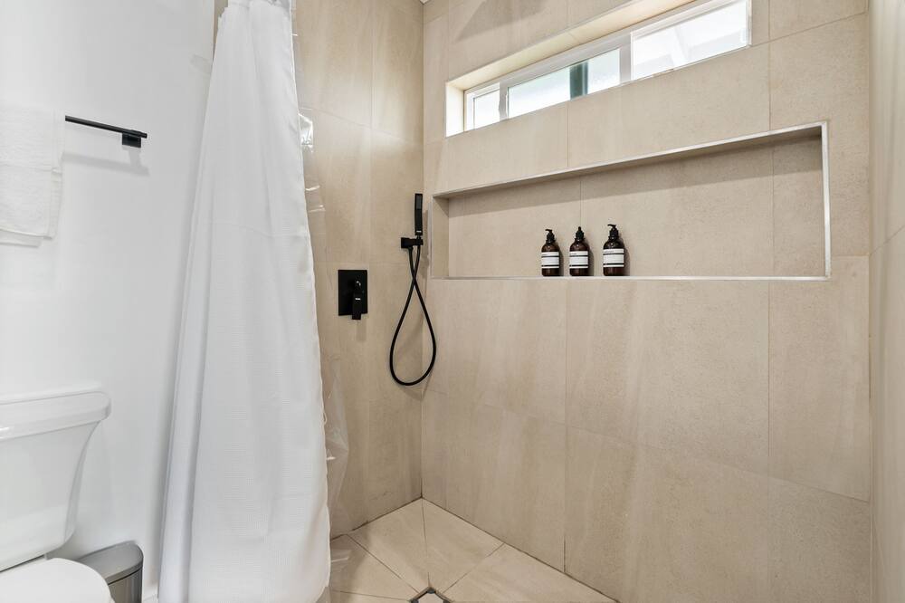 Photo of Bathroom in Wahiawa