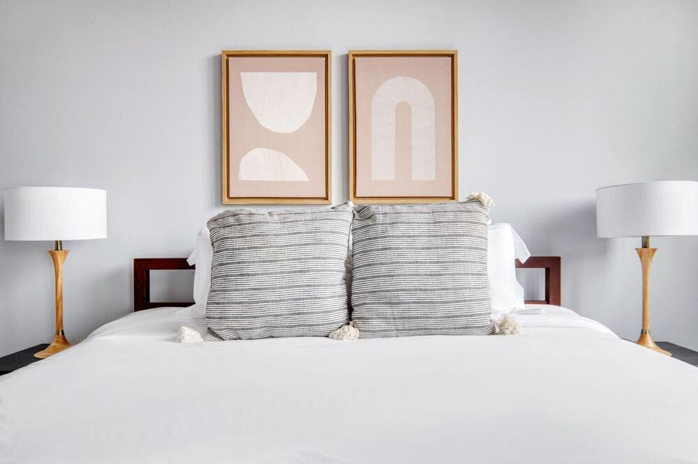 Photo of Bedroom in Arlington Heights