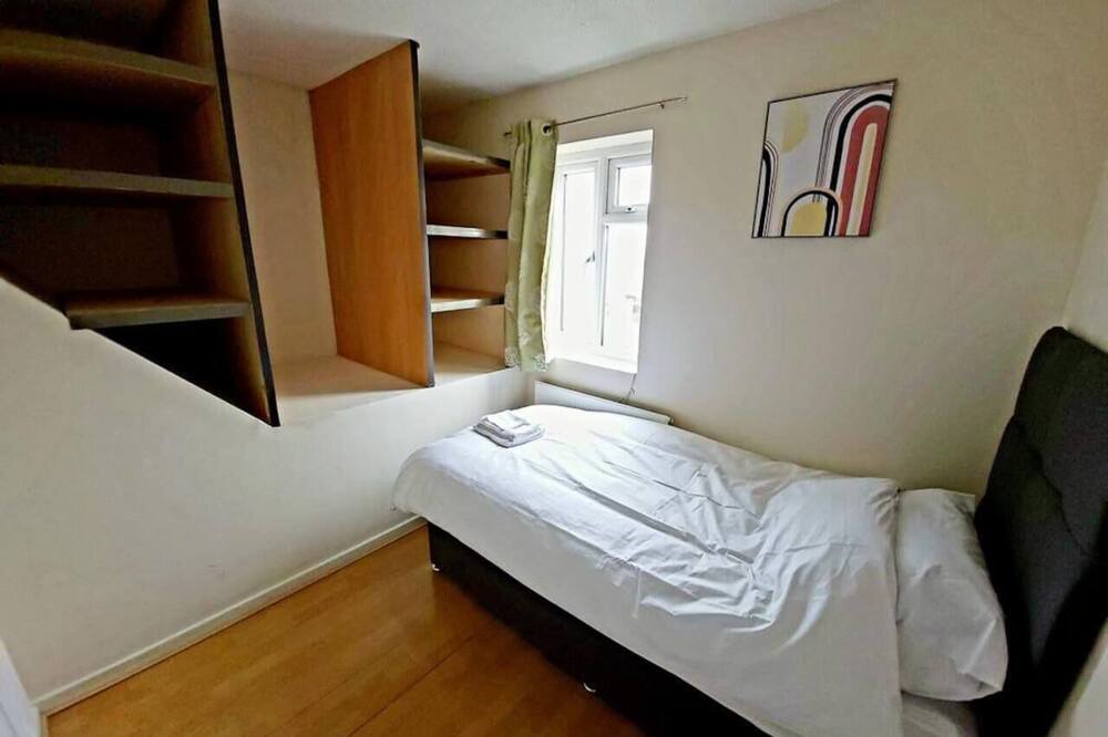 Photo of Bedroom in Earley