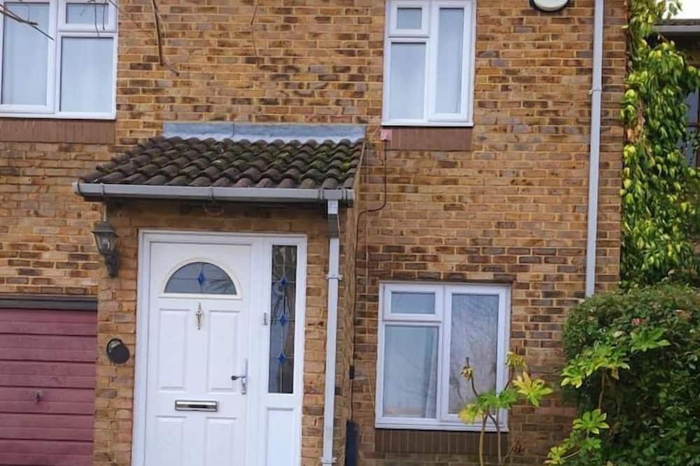 Photo of Outdoor in Earley