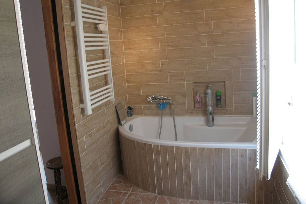 Photo of Bathroom in Latour-Bas-Elne