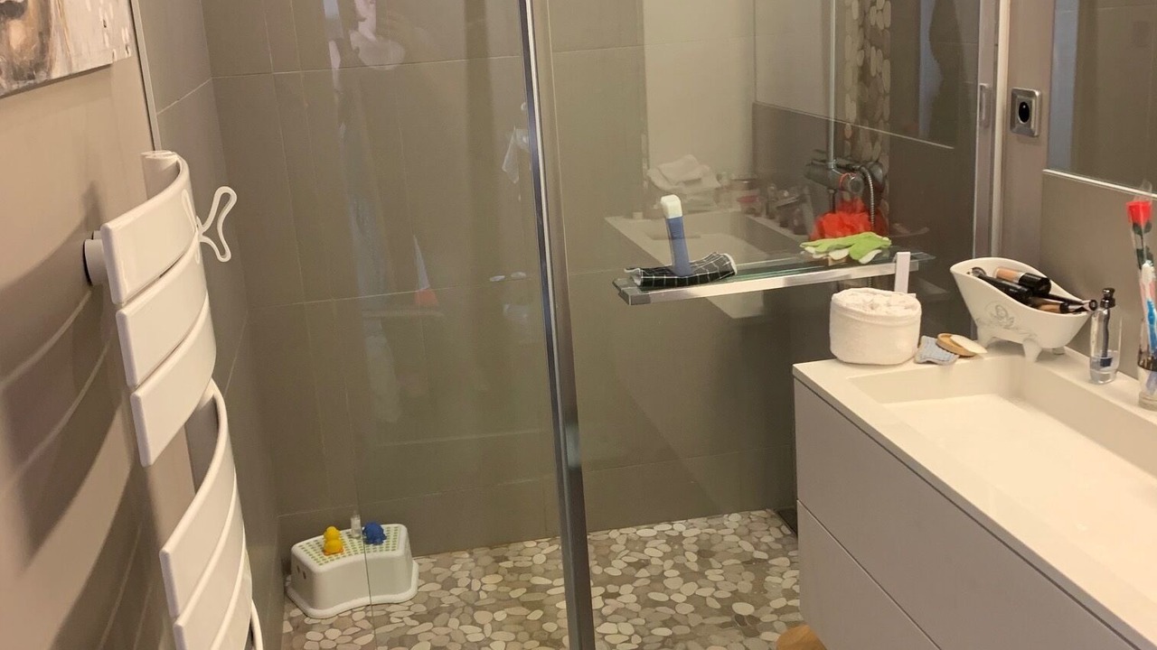 Photo of Bathroom in Molleges