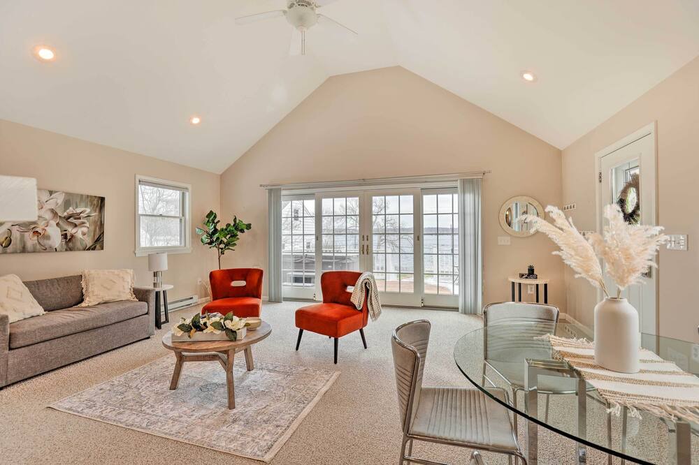 Photo of Livingroom in Canandaigua