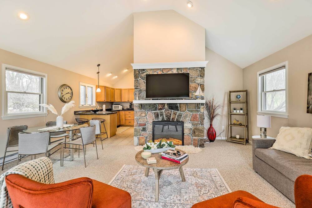 Photo of Livingroom in Canandaigua