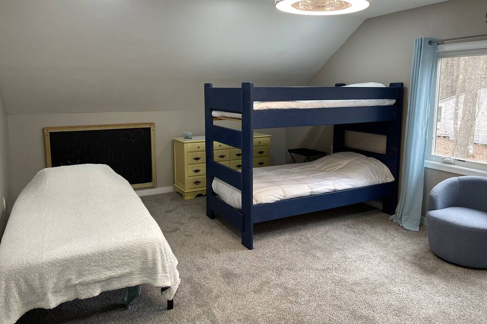 Photo of Bedroom in Rowland