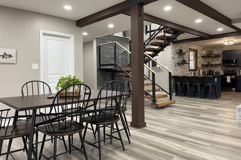 Photo of Others in Rowland