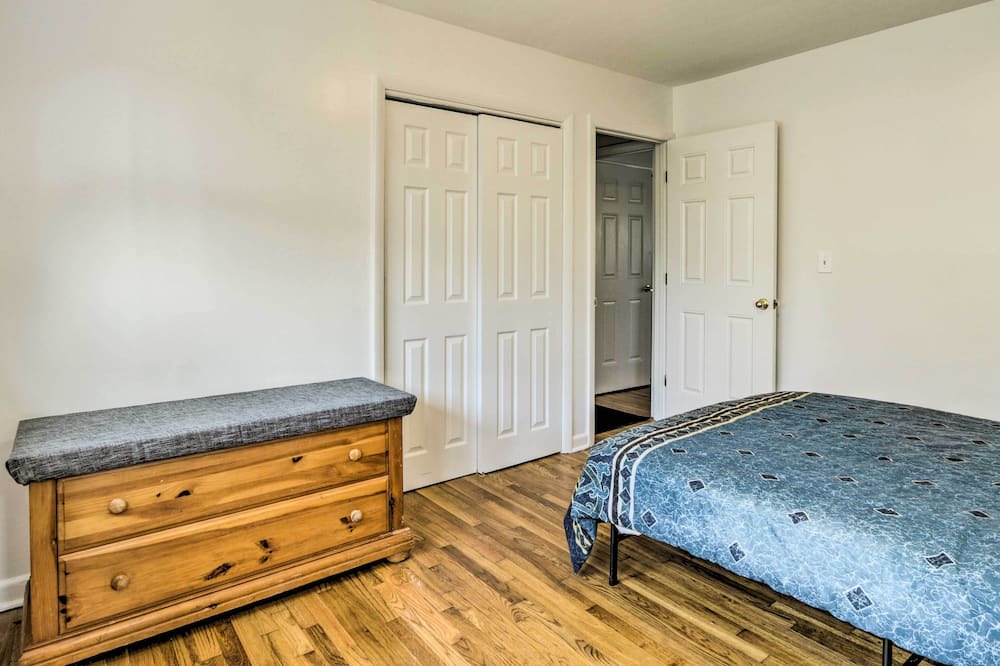 Photo of Bedroom in Hamden