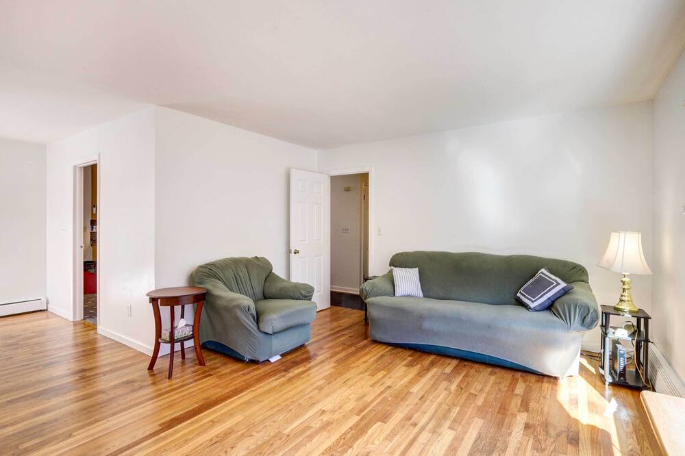 Photo of Livingroom in Hamden