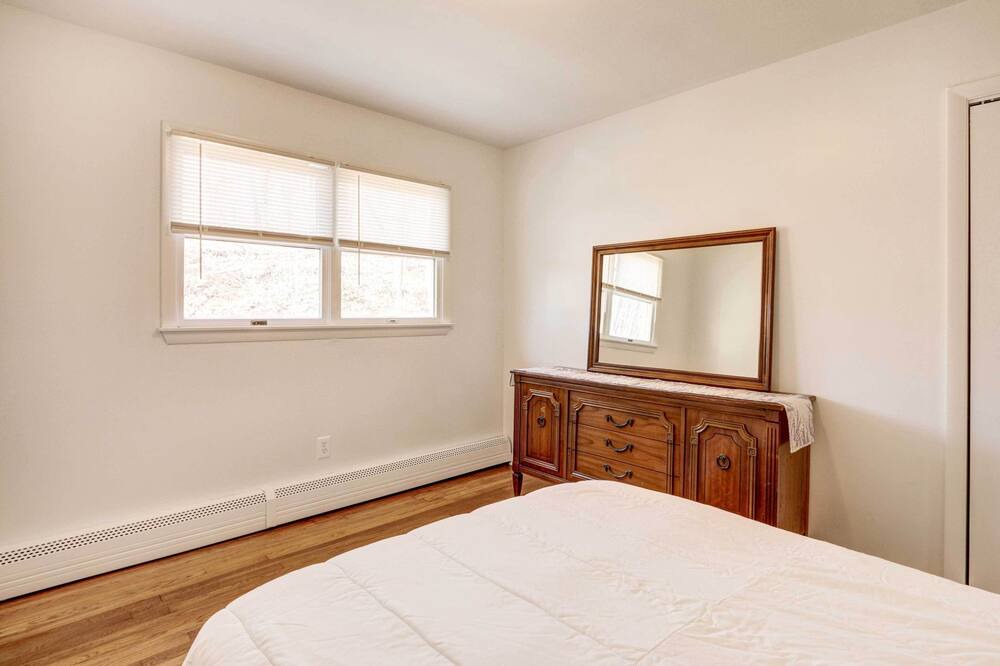 Photo of Bedroom in Hamden