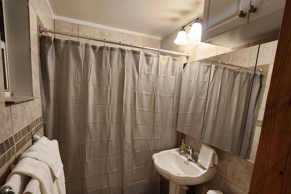 Photo of Bathroom in Bostwick Park