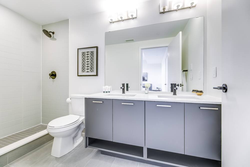 Photo of Bathroom in Harwood
