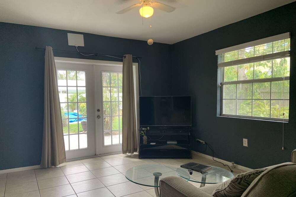 Photo of Livingroom in Bay Esplanade