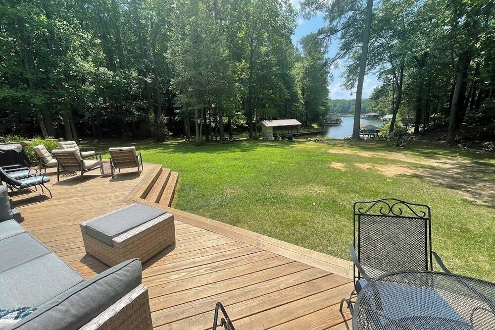 Photo of Outdoor in North Shore Acres