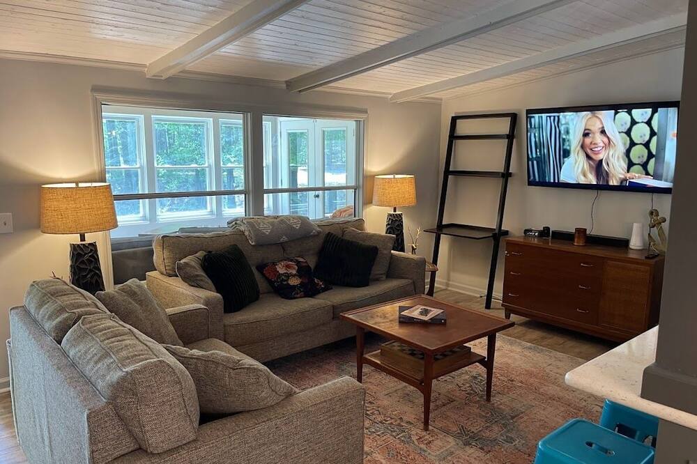 Photo of Livingroom in North Shore Acres