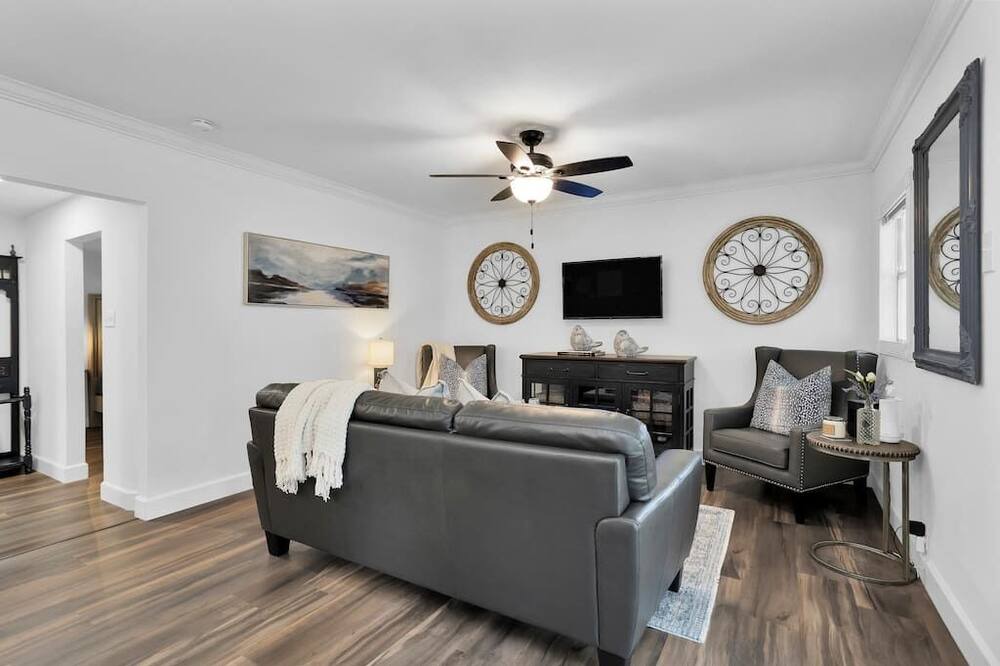 Photo of Bedroom in Montgomery