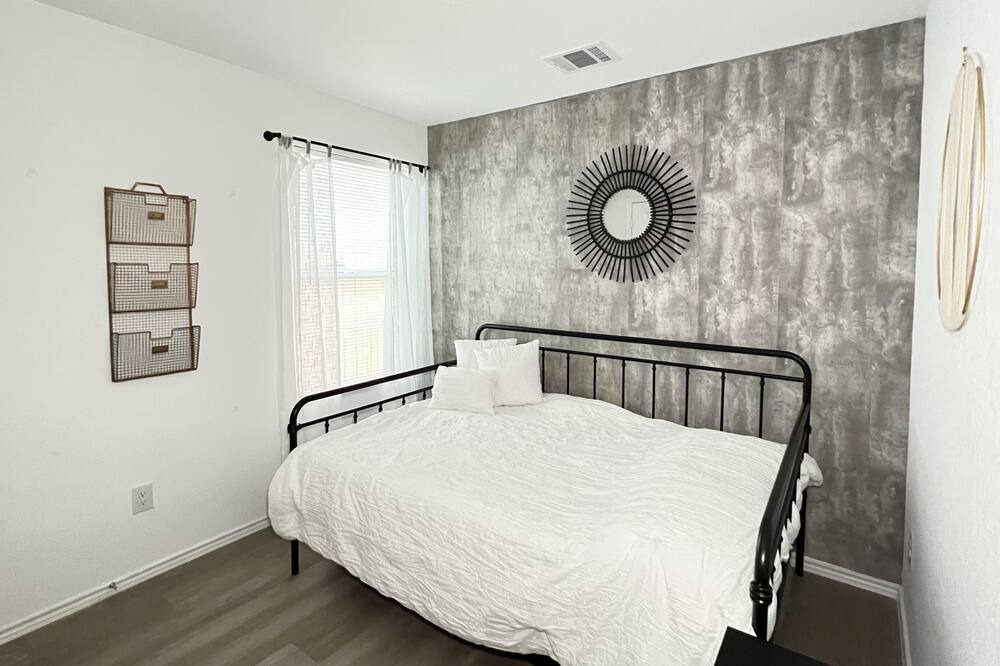 Photo of Bedroom in Bexar County