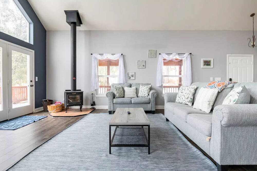 Photo of Livingroom in Woodland Park