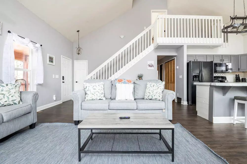 Photo of Livingroom in Woodland Park