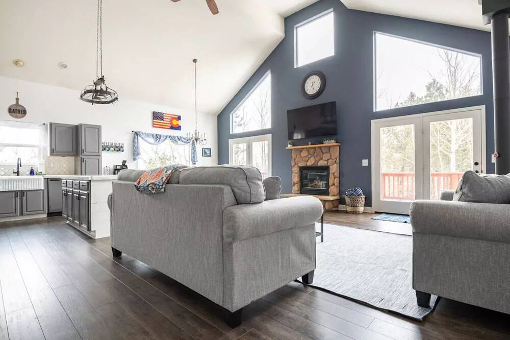 Photo of Livingroom in Woodland Park