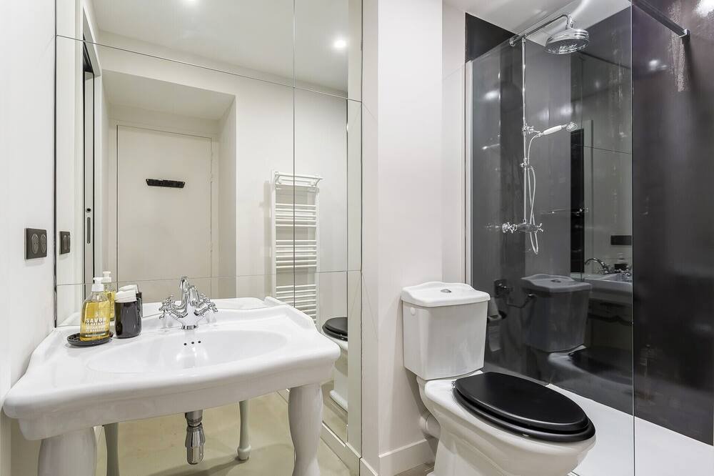 Photo of Bathroom in Collonges-au-Mont-d'Or