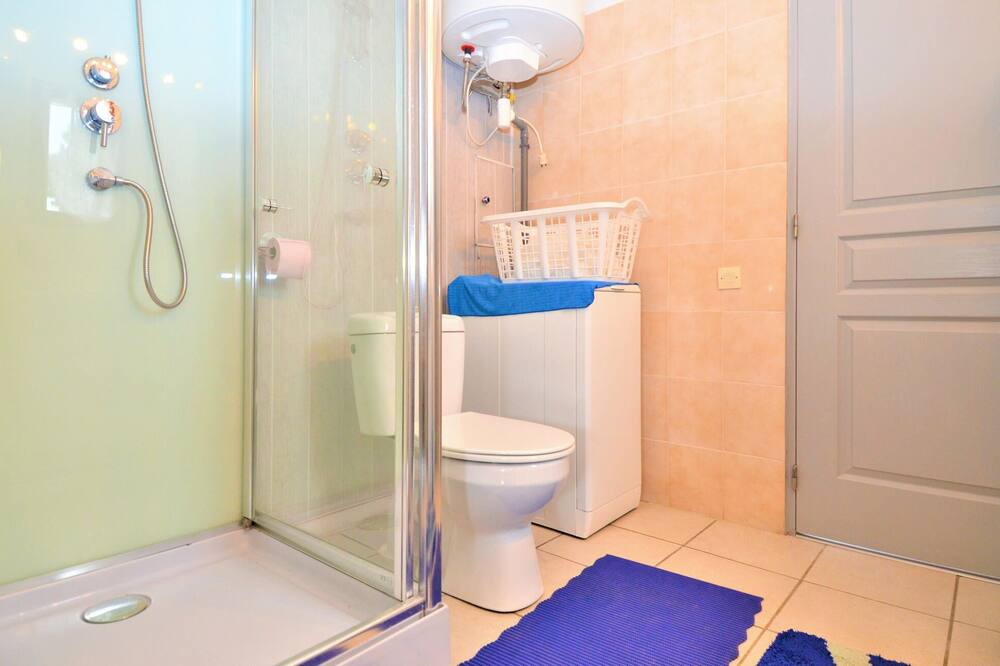 Photo of Bathroom in Sernhac