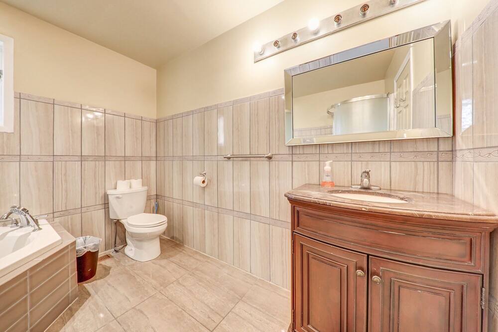 Photo of Bathroom in Scugog