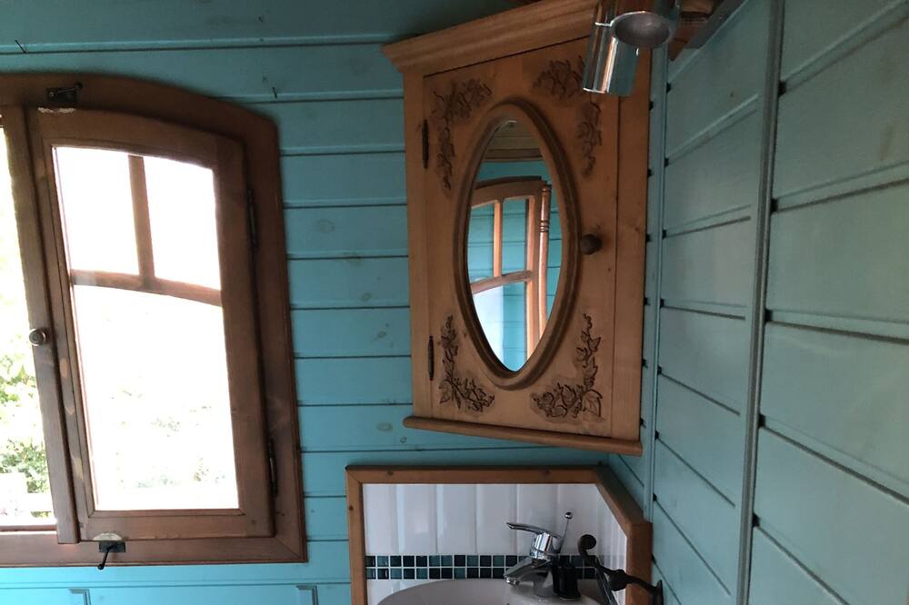 Photo of Bathroom in Ablon