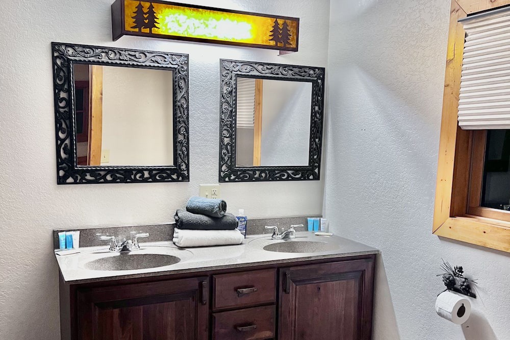 Photo of Bathroom in Harpers Ferry