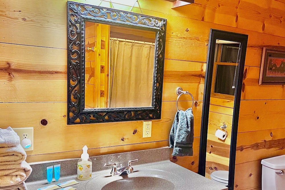 Photo of Bathroom in Harpers Ferry