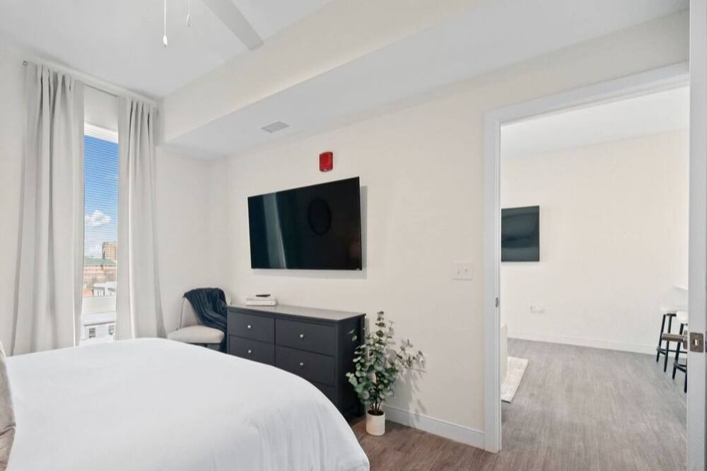 Photo of Bedroom in Monroe Ward