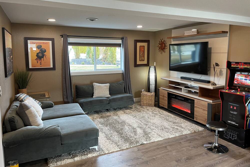 Photo of Livingroom in Desert Aire