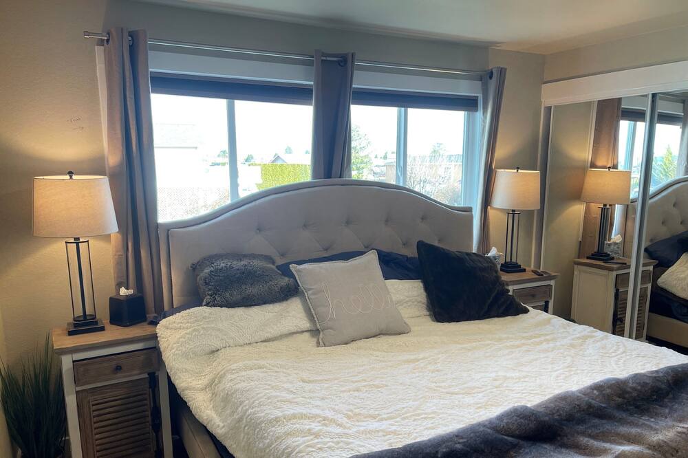 Photo of Bedroom in Desert Aire