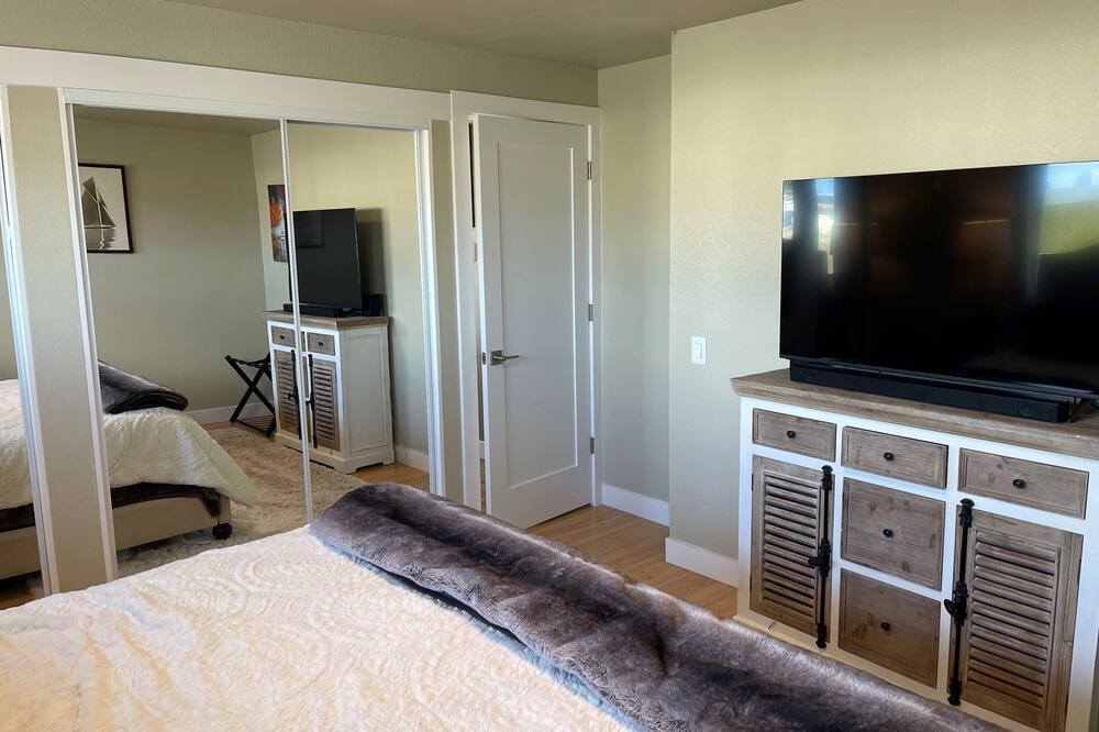 Photo of Bedroom in Desert Aire