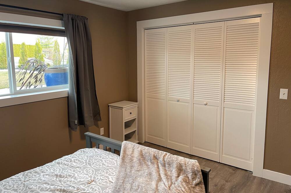 Photo of Bedroom in Desert Aire