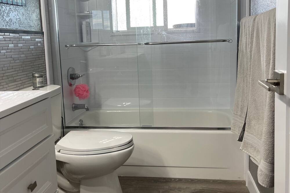 Photo of Bathroom in Desert Aire