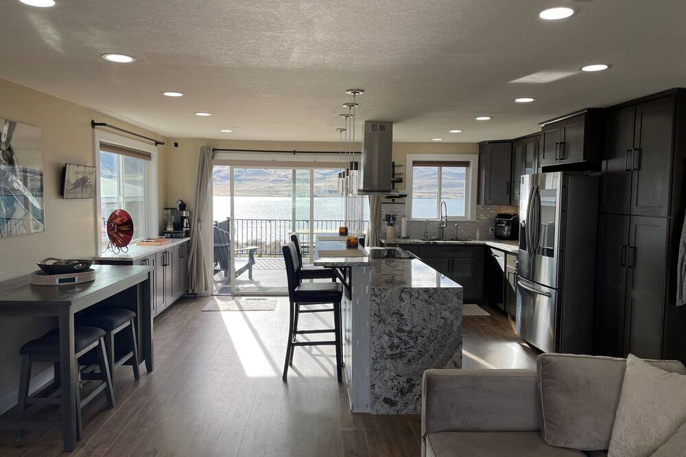 Photo of Others in Desert Aire