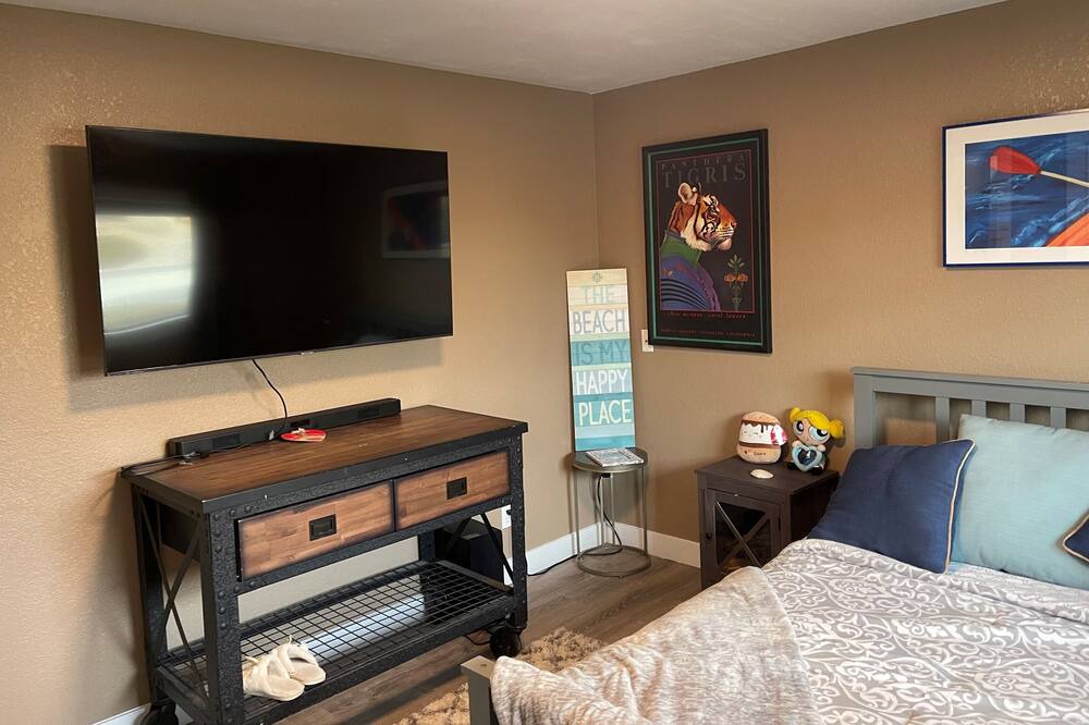 Photo of Bedroom in Desert Aire