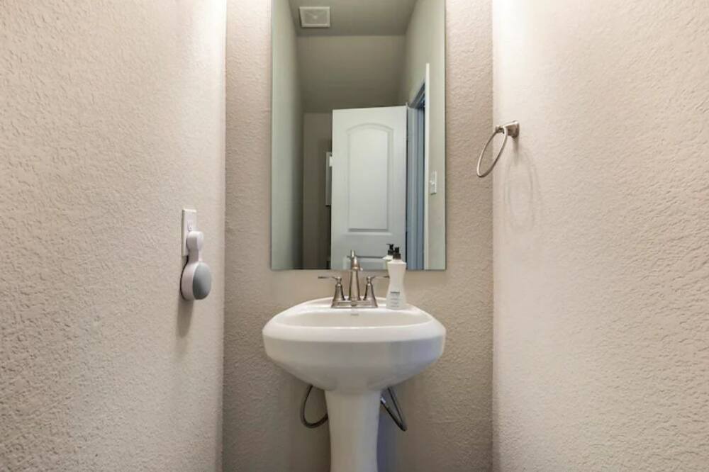 Photo of Bathroom in Mesquite