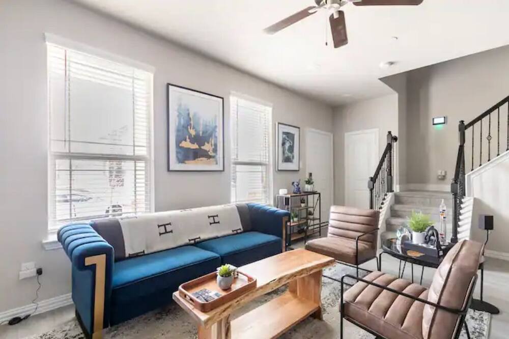 Photo of Livingroom in Mesquite